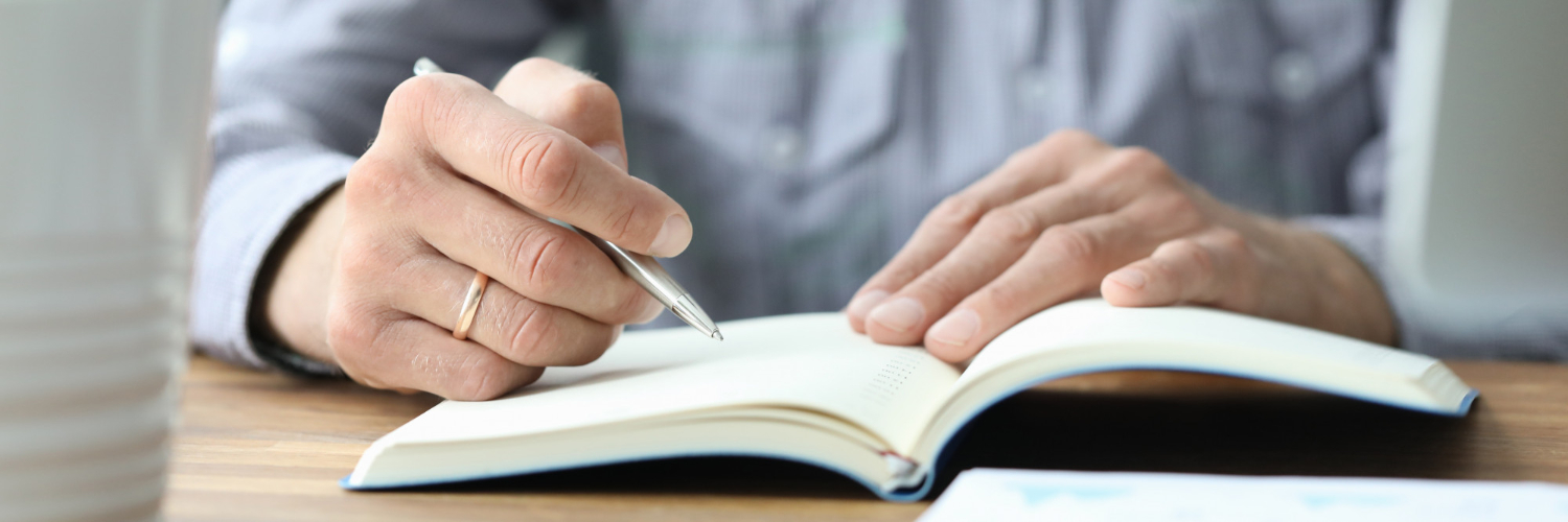 כותב צללים - מסייע לך להוציא את הסיפור שלך לאור 1 כותב צללים